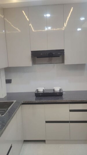 Kitchen in 1 BHK Builder Floor at Sector 57 – for Rent