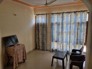 Living Room in 3 BHK Builder Floor at Sector 79 – for Rent