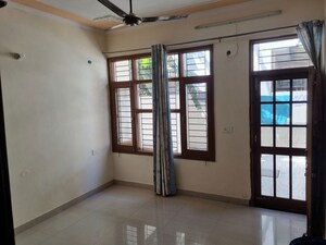 Room in 3 BHK Builder Floor at Sector 79 – for Rent