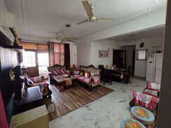 4 BHK + Servant Room Apartment For Rent in Sector 45