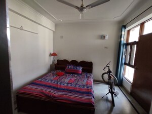 Bedroom in 4 BHK Apartment at Sector 45 – for Rent