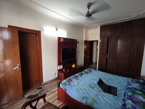 Bedroom in 4 BHK Apartment at Sector 45 – for Rent