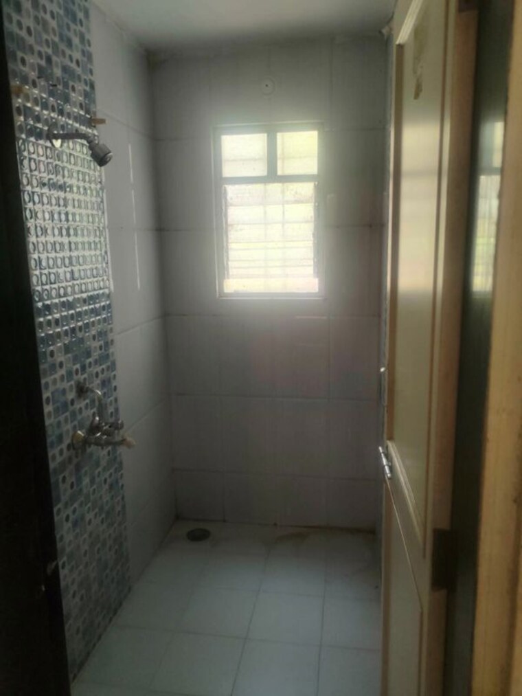 Bathroom, kondhawe dhawade 2 Bedroom 900 Sq.Ft. Apartment In Kondhawe Dhawade Pune 10331660