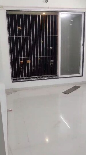 Bedroom in 2 BHK Apartment at Chembur – for Rent