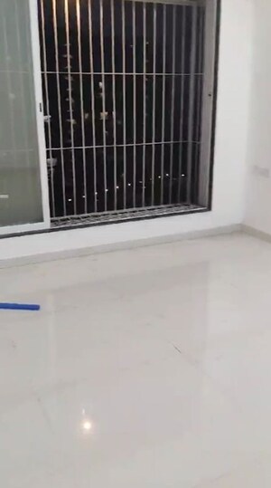 Living Room in 2 BHK Apartment at Chembur – for Rent