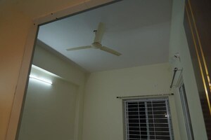 Furnished Amenities in 3 BHK Apartment at Chaitanya Puri – for Rent