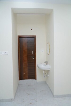 Furnished Amenities in 3 BHK Apartment at Chaitanya Puri – for Rent