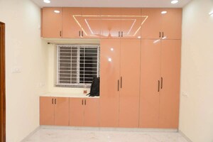 Room in 3 BHK Apartment at Chaitanya Puri – for Rent