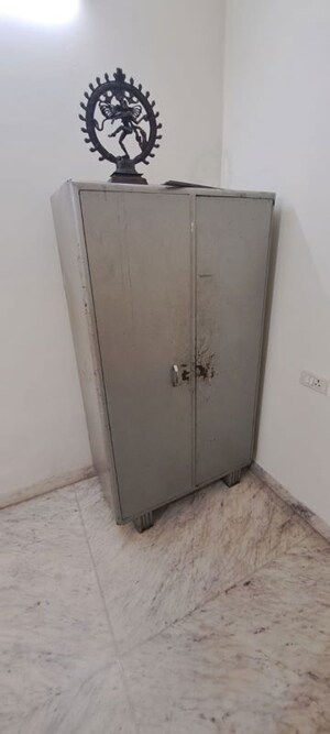 Room in 3 BHK Builder Floor at Sector 43 – for Rent