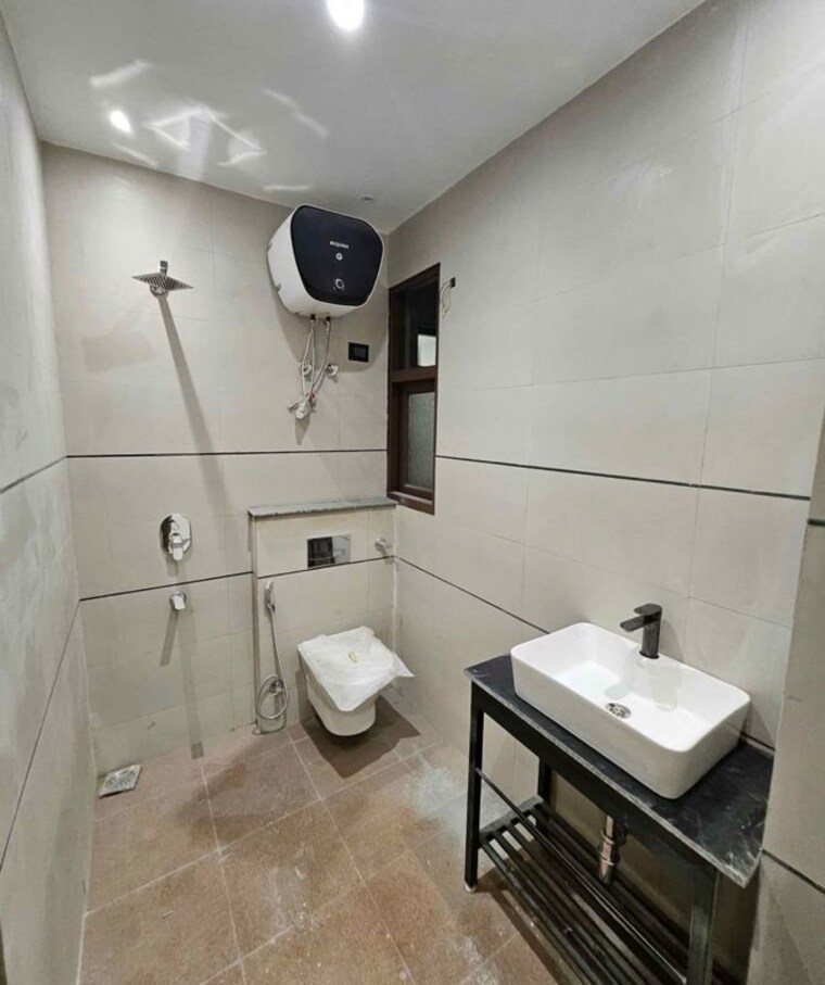 Bathroom, saket 1 Bedroom 700 Sq.Ft. Builder Floor In Saket Delhi 10331745