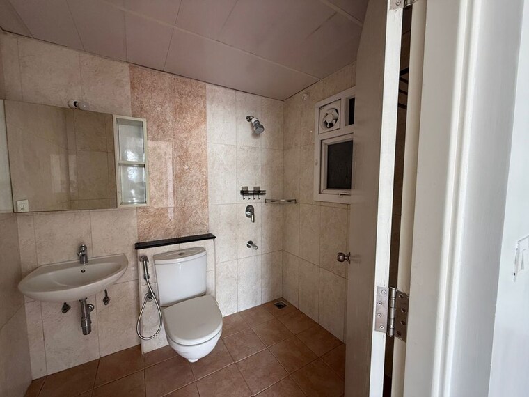 Bathroom, mantri-manyata-lithos 2.5 Bedroom 1780 Sq.Ft. Apartment In Thanisandra Bangalore 10331791