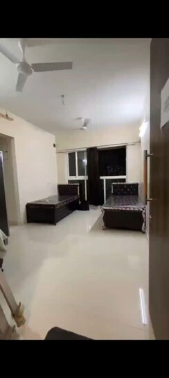 1.5 BHK + Extra Room Apartment For Sale in Sheth Avante
