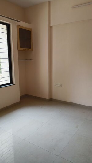 Room in 3.5 BHK Apartment at Oakwood Hills, Baner – for Rent