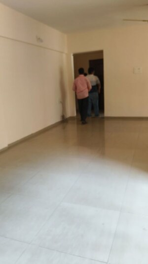 Room in 3.5 BHK Apartment at Oakwood Hills, Baner – for Rent