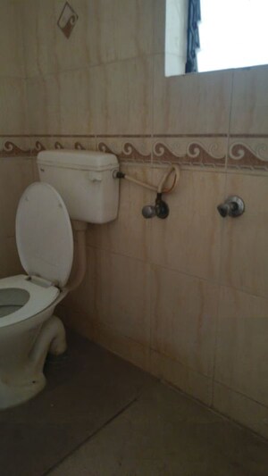 Bathroom in 3.5 BHK Apartment at Oakwood Hills, Baner – for Rent