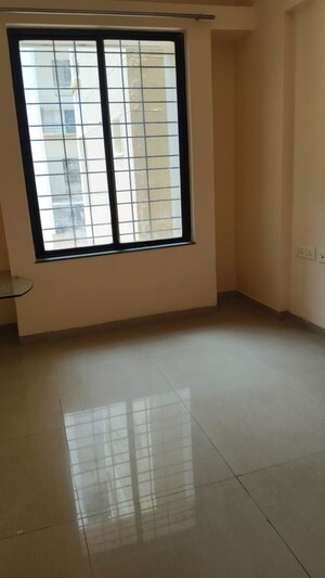 Room in 3.5 BHK Apartment at Oakwood Hills, Baner – for Rent