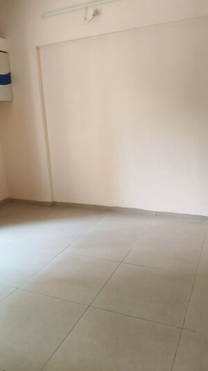 Room in 3.5 BHK Apartment at Oakwood Hills, Baner – for Rent