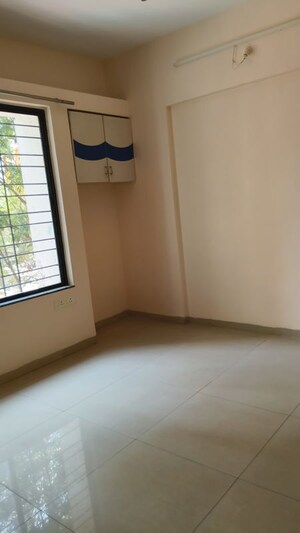 Room in 3.5 BHK Apartment at Oakwood Hills, Baner – for Rent