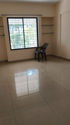 Room in 3.5 BHK Apartment at Oakwood Hills, Baner – for Rent