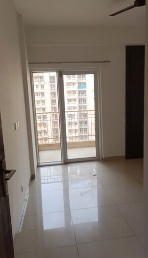 3 BHK Apartment For Rent in Ajnara Homes, Sector 16b Greater Noida