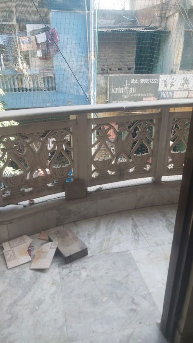 Balcony, pandav nagar 2.5 Bedroom 950 Sq.Ft. Builder Floor In Pandav Nagar Delhi 10331831