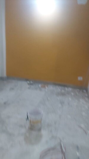 Room in 2.5 BHK Builder Floor at Pandav Nagar – for Rent