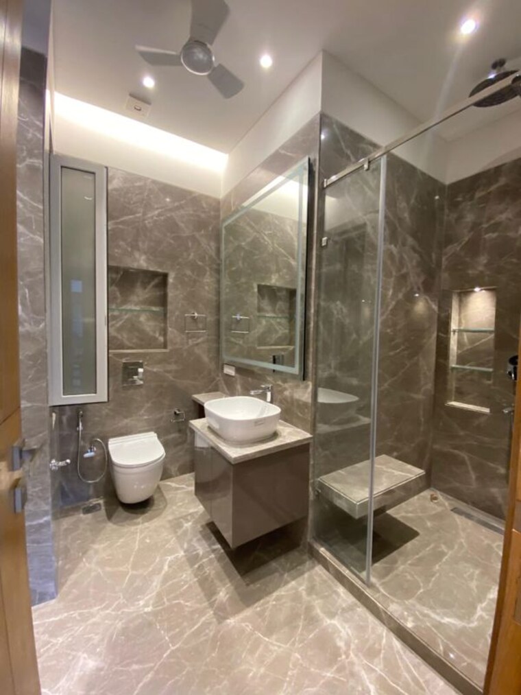 Bathroom, green park extension 3 Bedroom 2070 Sq.Ft. Builder Floor In Green Park Extension Delhi 10331824