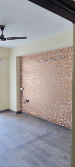 2.5 BHK + Study Room Apartment For Rent in Hawelia Valencia Homes
