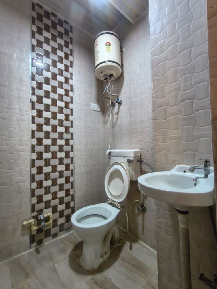 Bathroom, saket 2 Bedroom 800 Sq.Ft. Builder Floor In Saket Delhi 10331847