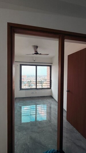 Room in 3 BHK Apartment at Arvind Bel Air, Yelahanka – for Rent