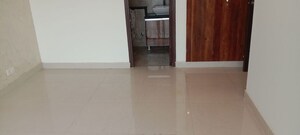 Room in 2.5 BHK Apartment at Mahagun Mirabella, Sector 79 – for Rent