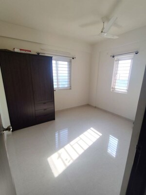 Room in 2.5 BHK Apartment at Purva Palm Beach, Hennur Road – for Rent