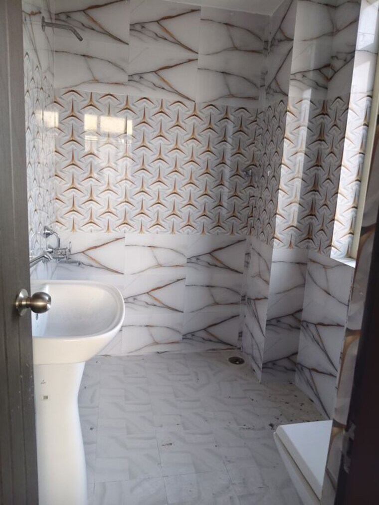 Bathroom, samiah-melrose-square 2 Bedroom 1250 Sq.Ft. Apartment In Vrindavan Yojna Lucknow 10331853