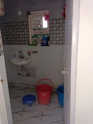 Bathroom in 1 BHK Builder Floor at Lajpat Nagar 4 – for Rent