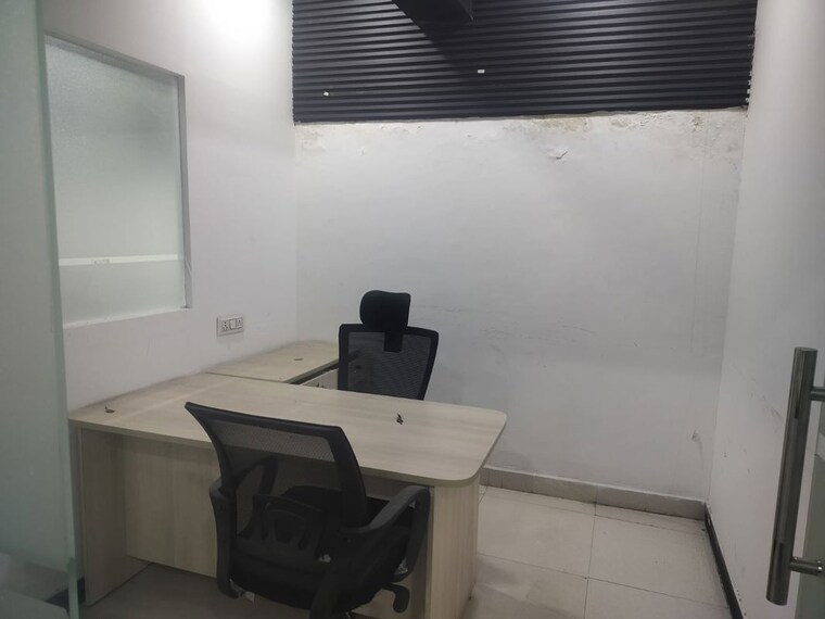 Team Area, sector 16 Commercial Office Space 600 Sq.Ft. In Sector 16 Noida 10331897