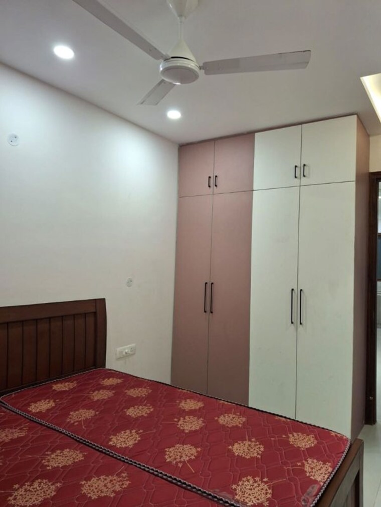 Bedroom, sector 20 3 Bedroom 2000 Sq.Ft. Builder Floor In Sector 20 Chandigarh 10331912