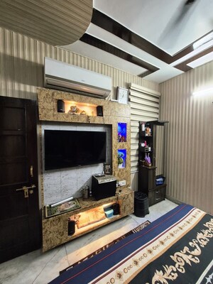 Room in 2 BHK Builder Floor at Puri PP City Centre, Pitampura – for Sale