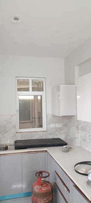 Room in 3.5 BHK Builder Floor at Signature Global City 81, Sector 81 – for Rent
