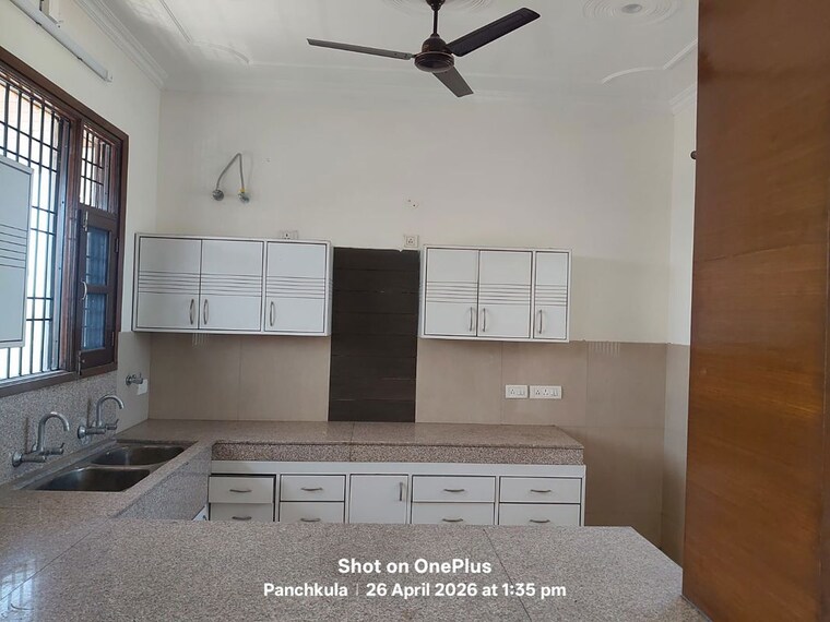 Kitchen, sector 24 5 Bedroom 250 Sq.Yd. Independent House In Sector 24 Panchkula 10331939