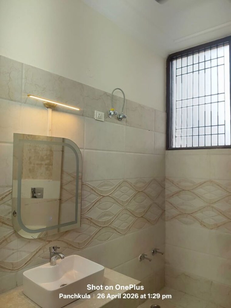 Bathroom, sector 24 6 Bedroom 250 Sq.Yd. Independent House In Sector 24 Panchkula 10331963