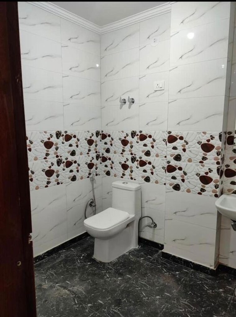 Bathroom, saket 1 Bedroom 500 Sq.Ft. Independent House In Saket Delhi 10331957