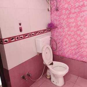 Bathroom in 1 BHK Builder Floor at Sector 27 – for Rent