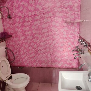 Bathroom in 1 BHK Builder Floor at Sector 27 – for Rent