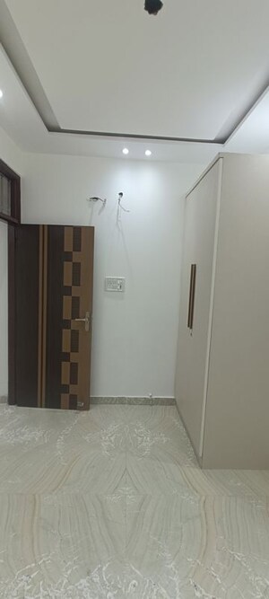 Building Lobby in 1 BHK Builder Floor at Rohini Sector 8 – for Sale