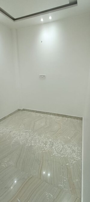 Room in 1 BHK Builder Floor at Rohini Sector 8 – for Sale