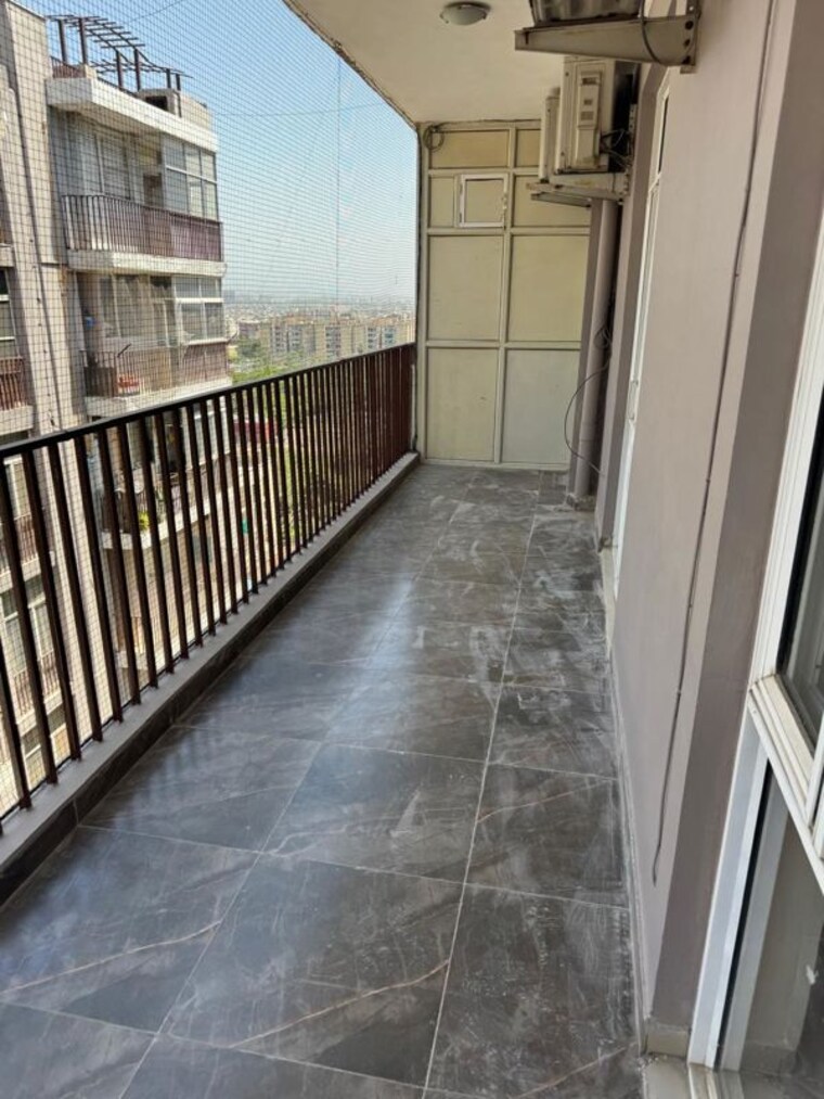 Balcony, trishla-city 3 Bedroom 1600 Sq.Ft. Apartment In Patiala Road Zirakpur 10331985