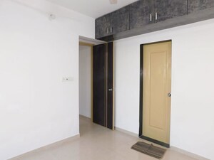 Room in 2 BHK Apartment at Cosmos Jewels, Ghodbunder Road – for Rent