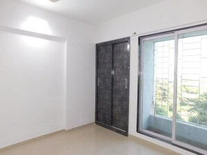Room in 2 BHK Apartment at Cosmos Jewels, Ghodbunder Road – for Rent
