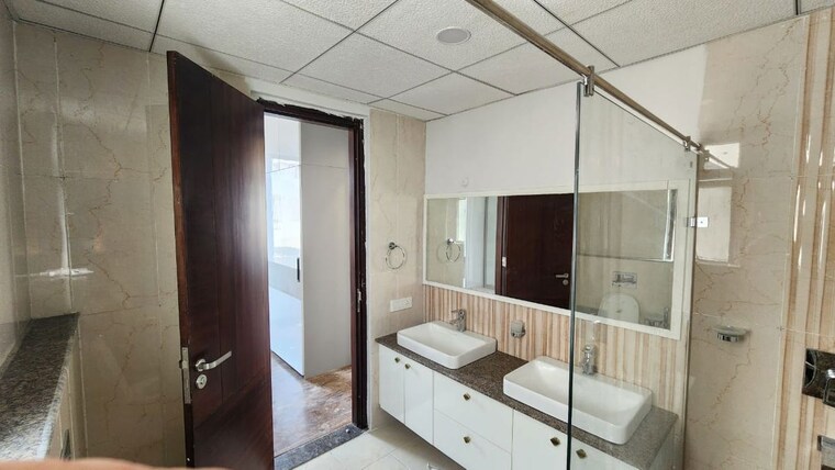 Washroom, mantri-group-mantri-euphoria 3 Bedroom 3150 Sq.Ft. Apartment In Narsingi Hyderabad 10332003