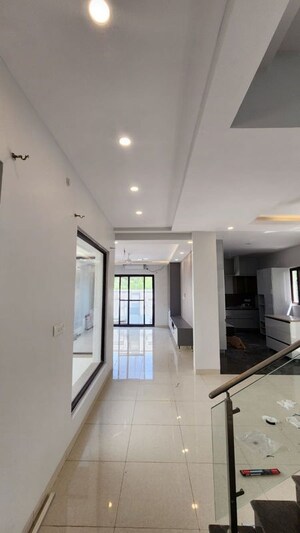 Staircase in 3 BHK Apartment at Mantri Group Mantri Euphoria, Narsingi – for Rent